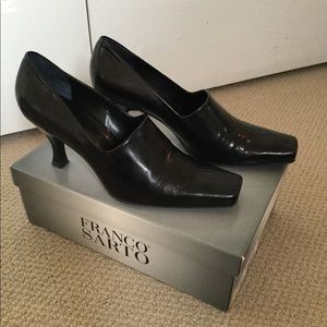 Franco Sarto black leather pumps